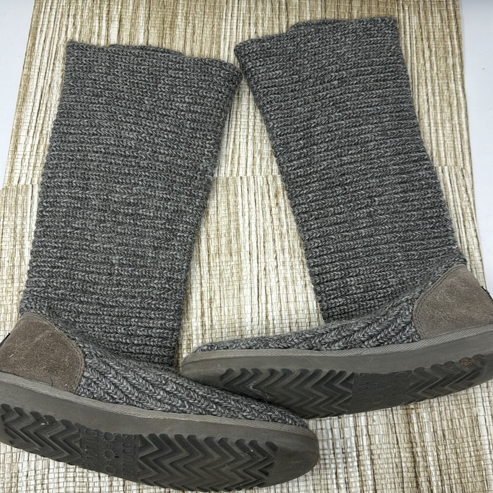 UGG Boots - Picture 2 of 7